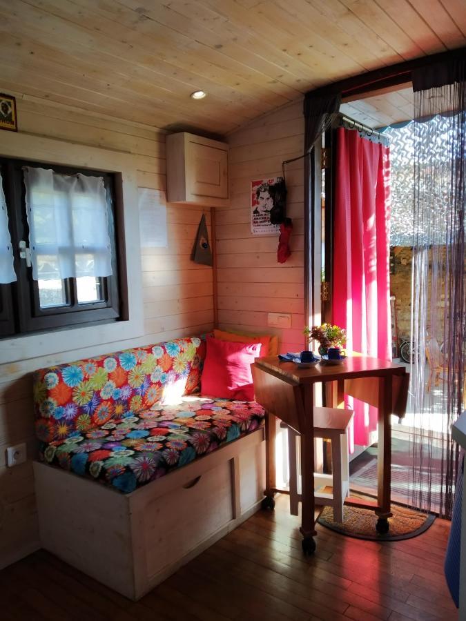 La Roulotte Des Carpates Otel Gaillac Dış mekan fotoğraf