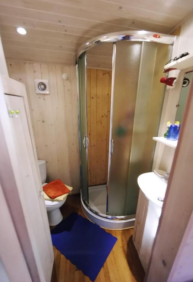 La Roulotte Des Carpates Otel Gaillac Dış mekan fotoğraf